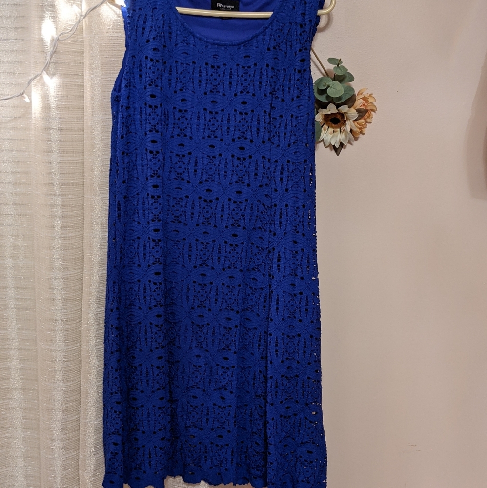 Midi straight dress, with a scooped neckline